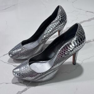 White House Black Market Silver Metallic Snakeskin Pump Heels